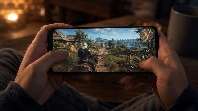 24 GB RAM'li Telefona Çift CPU Soğutucu Takıldı (The Witcher 3'ü 1080p Ultra'da Açıyor) haber gorsel 20260812060032